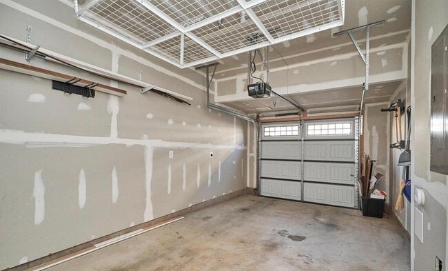 Building Photo - 45116 Kincora Dr