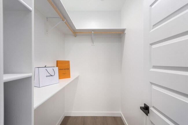 Building Photo - A629