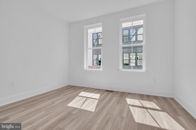 Building Photo - 8102 Donatello Dr