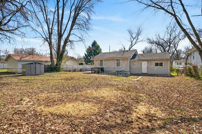 Building Photo - 153 Bascom Dr