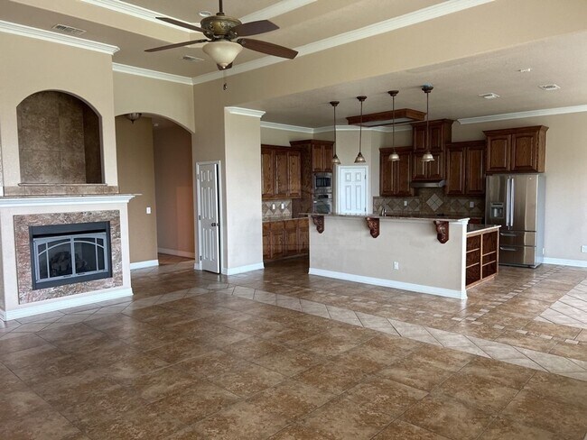 Building Photo - 6008 Bedrock Dr