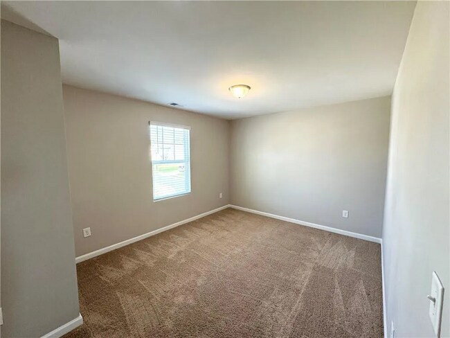 Building Photo - Corner-Lot Luxury Living in Bridlewood Far...