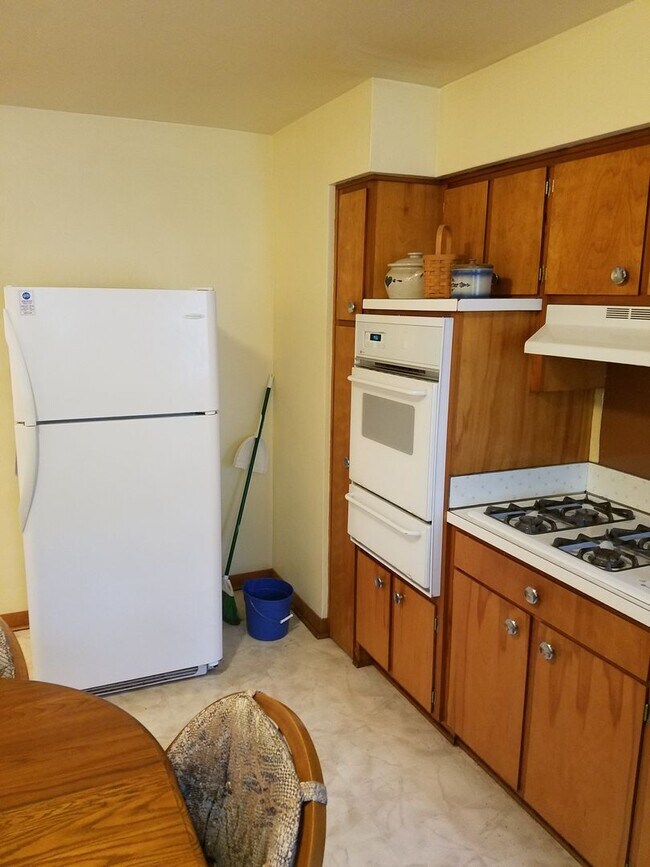 Building Photo - Franklin St 2109-2111