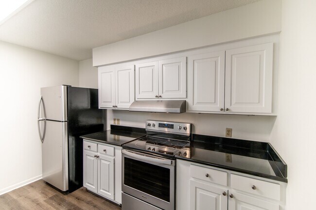 Building Photo - 1507 Wimbledon Dr