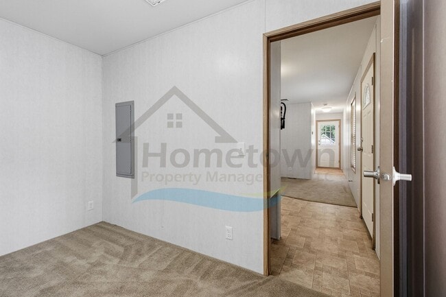 Building Photo - 136 Cedar Hill