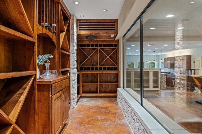 Building Photo - 29 Pascal Ln