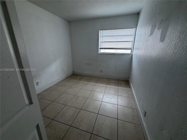 Building Photo - 3760 NW 115th Way