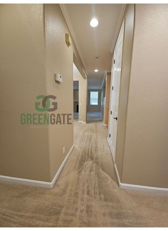 Building Photo - Spacious 4 Bedroom 3 Bath in Patterson! AV...