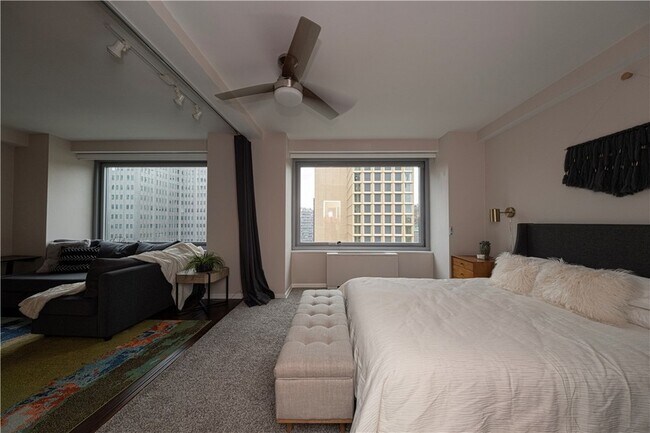 Building Photo - 320 Fort Duquesne Blvd