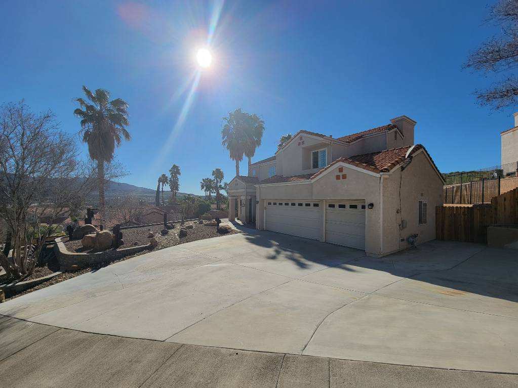 Front of the House - 28045 Magic Mountain Ln
