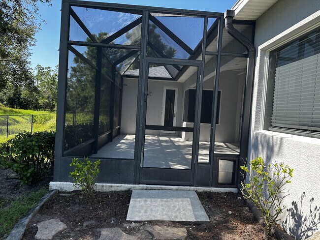 Building Photo - 5891 Trumpet St