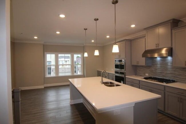 Building Photo - 132 Boxcar Wy SE