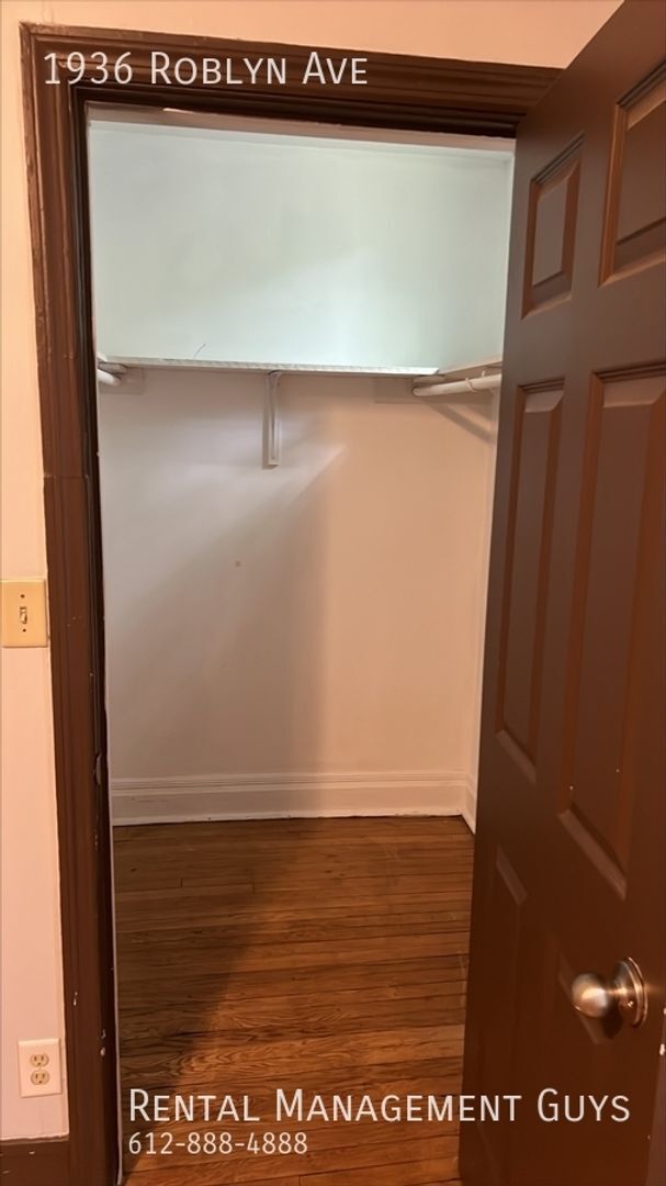 Building Photo - 1936/1938 Roblyn Ave