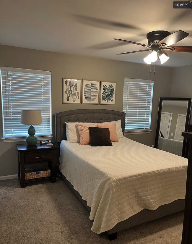 Building Photo - "Charming 2-Bedroom Retreat in Franklin with 1.5 Baths and Cozy 1244 Sq Ft Layout!"