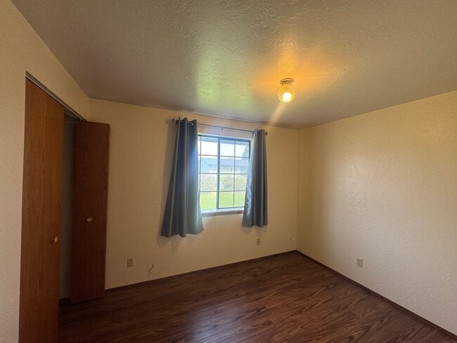 Building Photo - Non-Refundable & Security Deposit Total: $2150.00