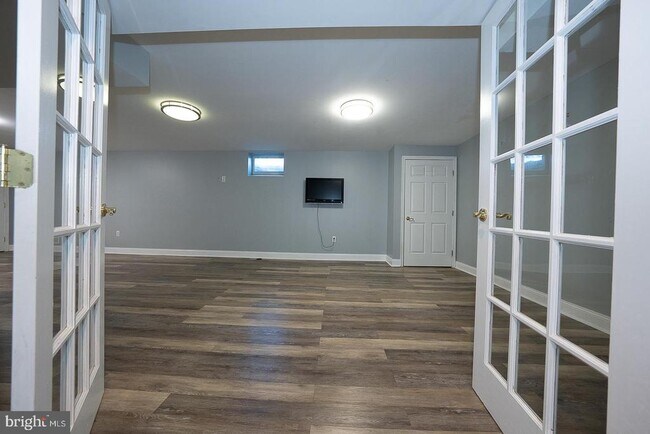 Building Photo - 1099 Armstrong Ct