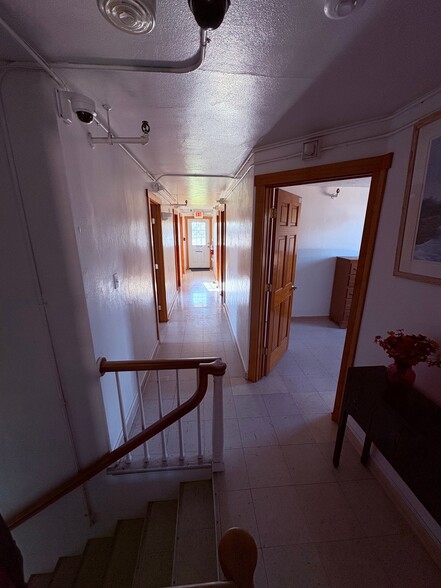 Building Photo - 312 W State St