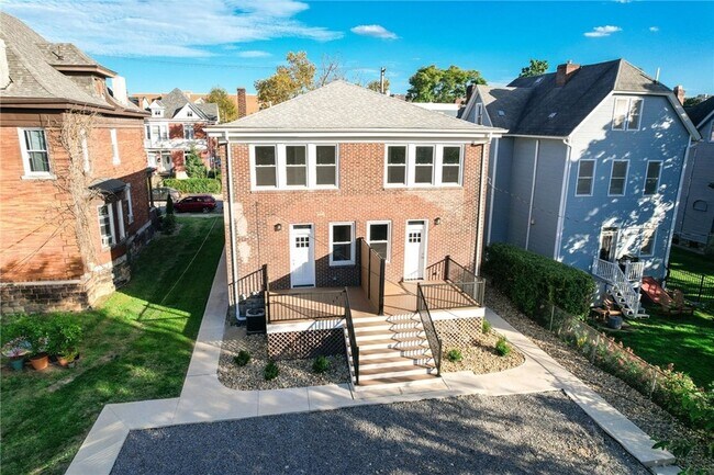 Building Photo - 533 N Euclid Ave