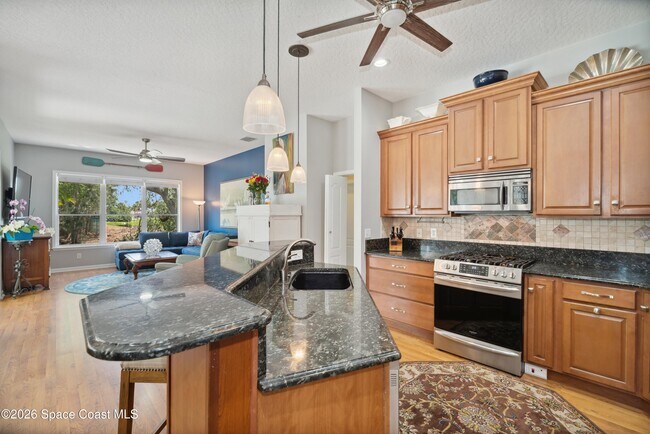 Building Photo - 2025 Sykes Creek Dr