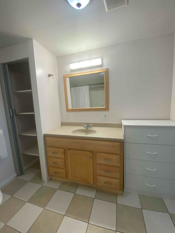 Building Photo - 4810 El Escorial Dr