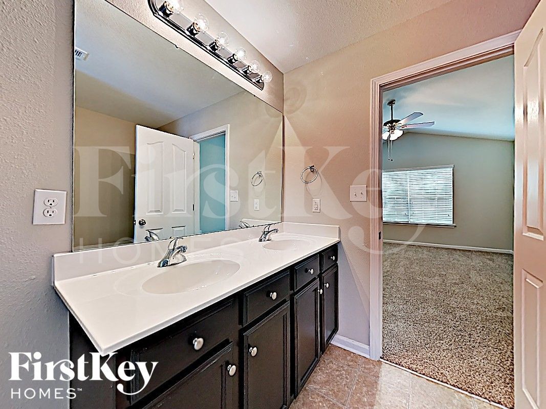 Building Photo - 4813 Manchineel Ln