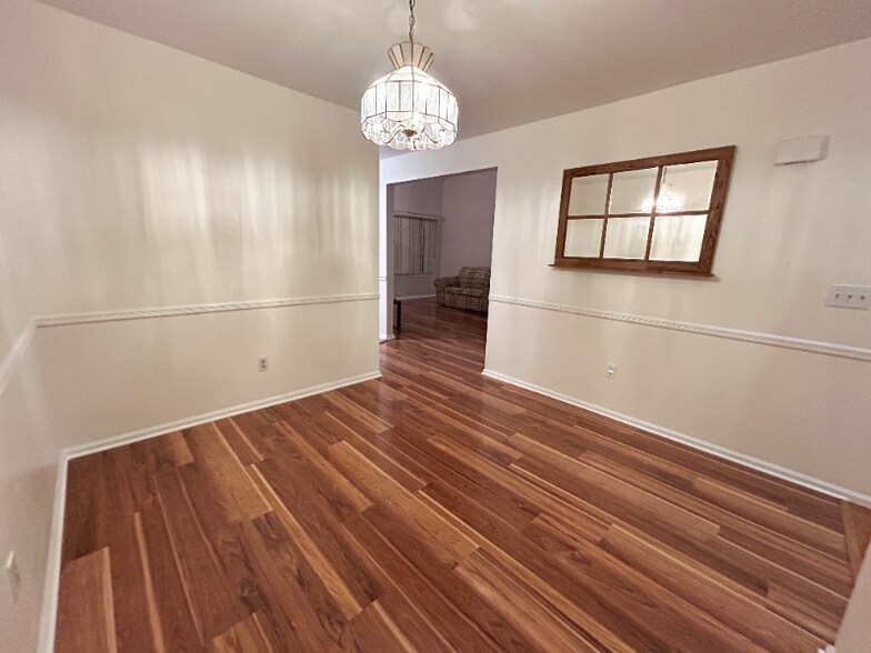 Building Photo - 79 Renaissance Ln