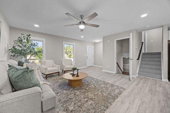 Building Photo - Charming 3-Bed Home with Granite Touches & Finished Basement in Raleigh!