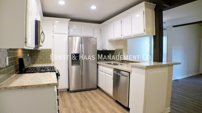 Building Photo - 3707 Country Club Dr