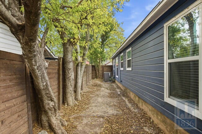 Building Photo - 5308 Overbrook Dr