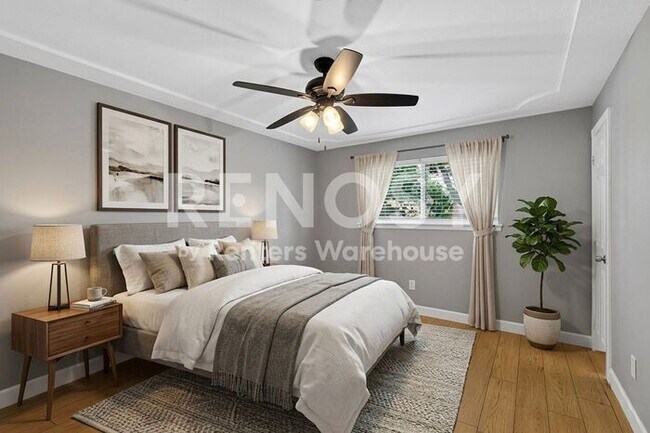 Building Photo - Completely Refreshed Arlington Home