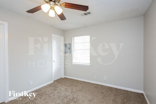 Building Photo - 3500 Coronado Ct