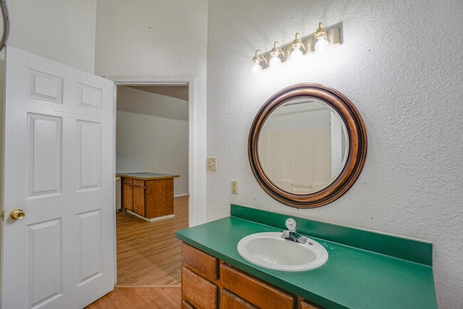 Building Photo - COUNTRY LIVING JUST OUTSIDE Of washougal