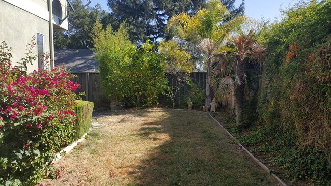 Building Photo - FARLEY