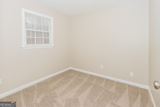 Building Photo - 170 Woodcrest Dr