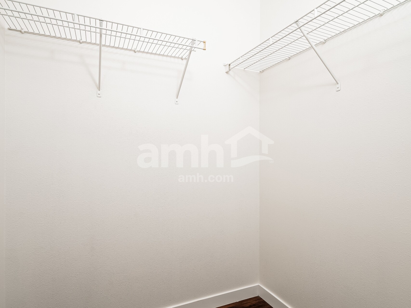 Building Photo - 4300 Edgewater Blvd NE