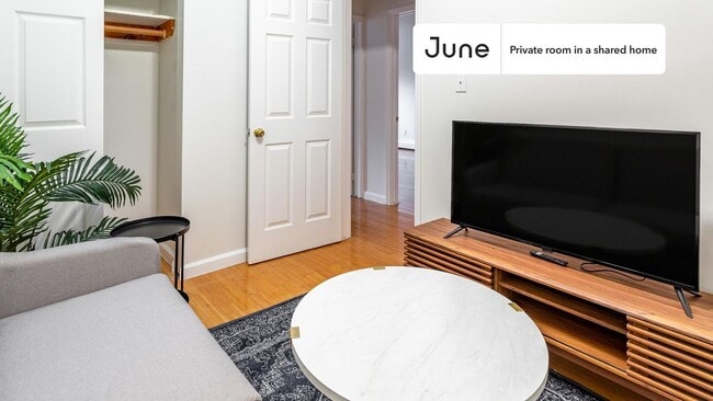 Building Photo - Room in Shared 4 bed/2 bath home in Flatbush