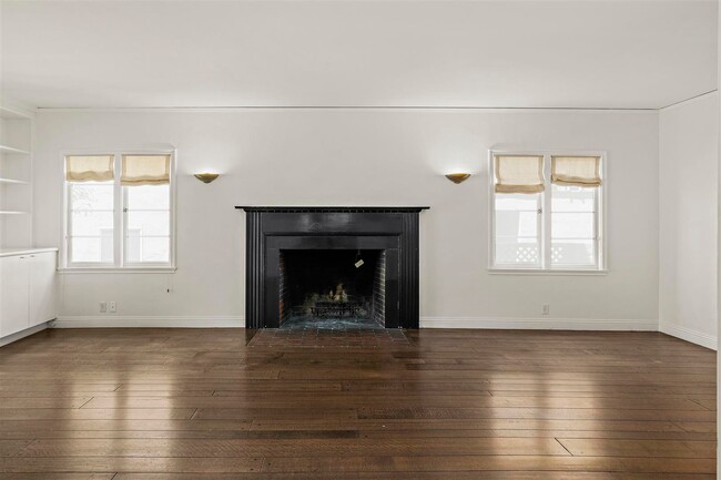 Building Photo - Large, Beautiful Upper Piedmont Home