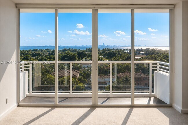 Building Photo - 5600 Collins Ave
