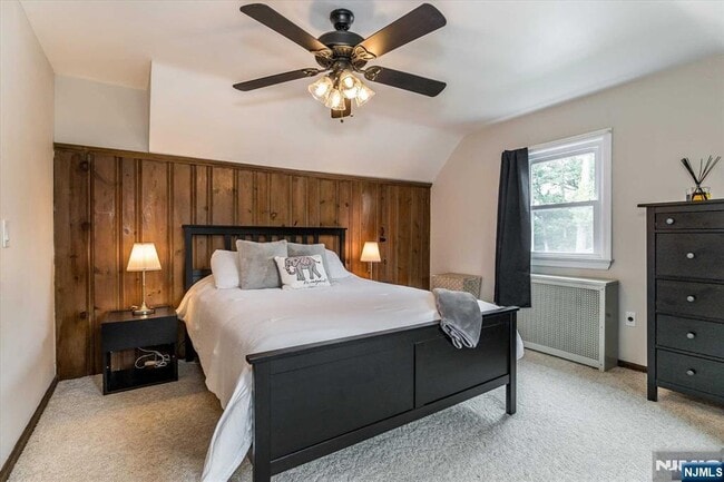 Building Photo - 354 Plaza