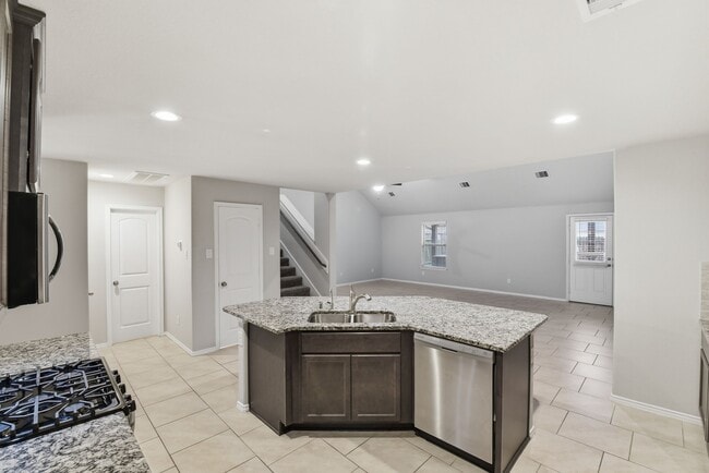 Building Photo - 22014 Pheasant Bend Ln