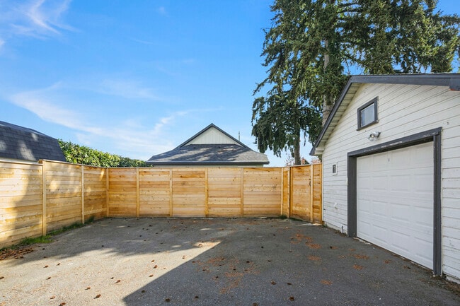 Building Photo - 4234 S Juneau St