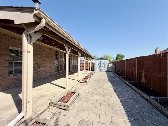 Building Photo - 8166 Berkshire Dr