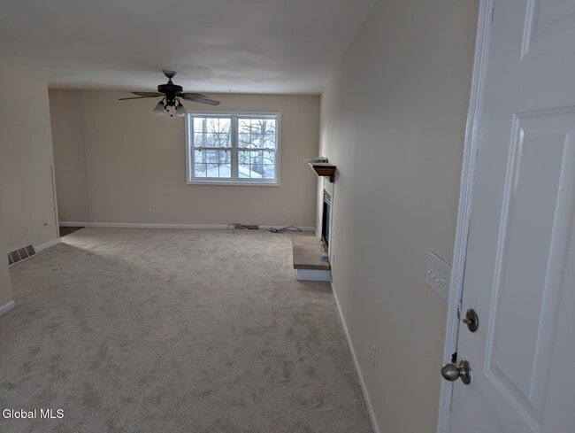 Building Photo - 13 Erie Ct