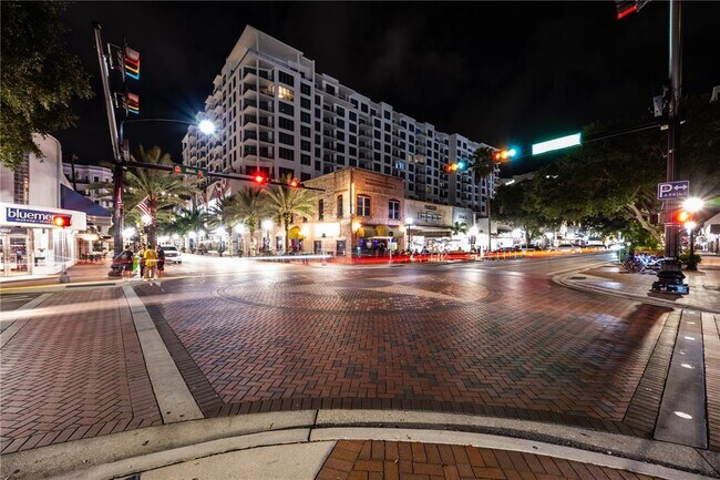 Building Photo - 1155 N Gulfstream Ave