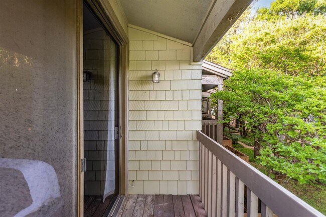 Building Photo - 7122 Wood Hollow Dr