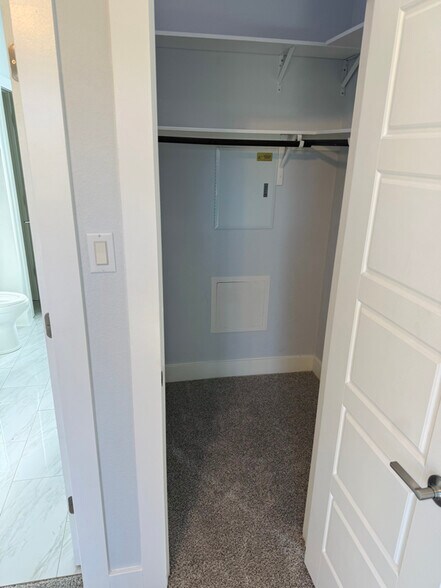 Building Photo - 1501 Lorraine Loop