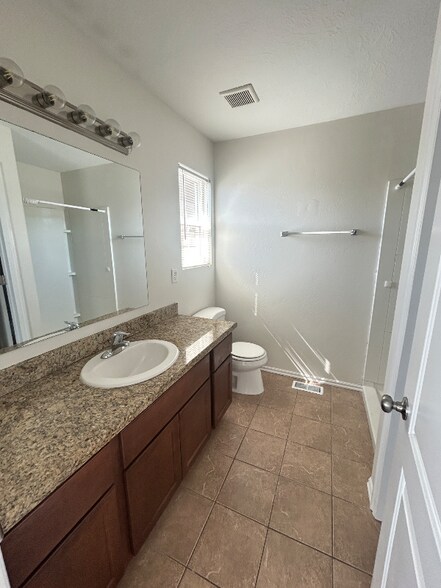 Building Photo - 3414 S Carrick Dr