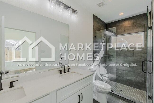 Building Photo - 1208 Edgar St