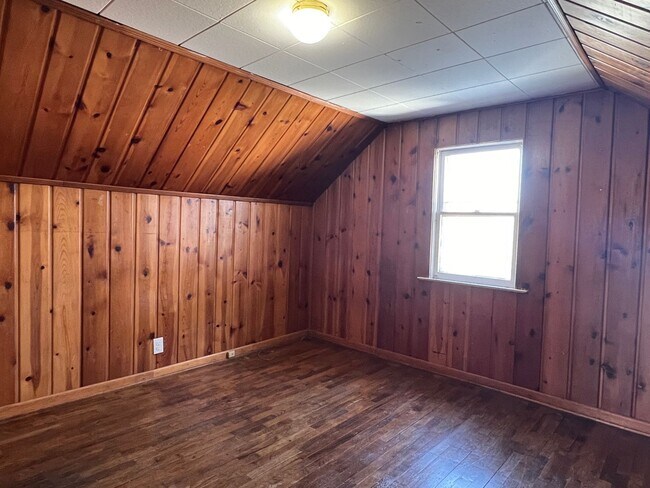 Building Photo - 3-BDR 1-BTH House in Lansing