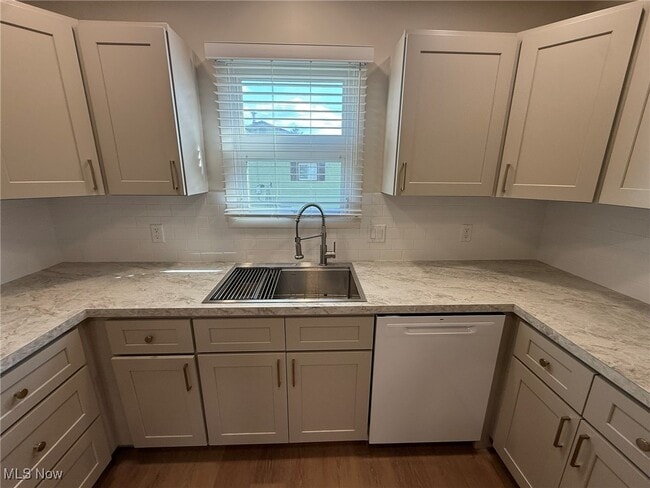 Building Photo - 312 Minnich Ave NE